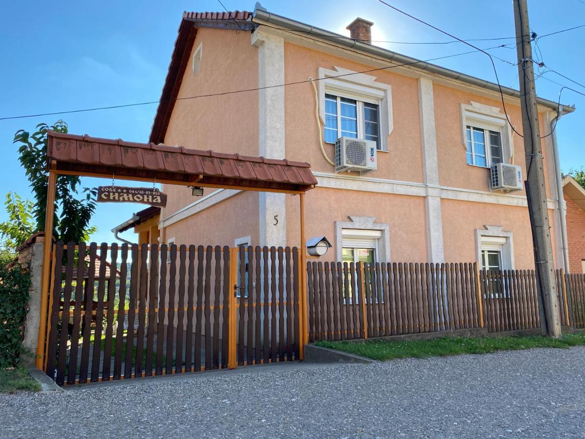 Apartman Simona Vrdnik Exteriör bild