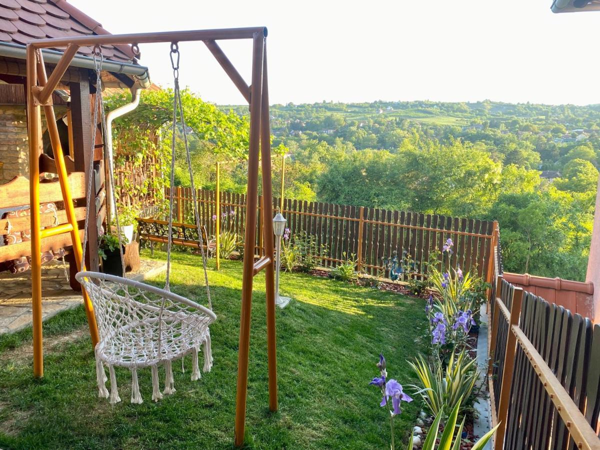 Apartman Simona Vrdnik Exteriör bild
