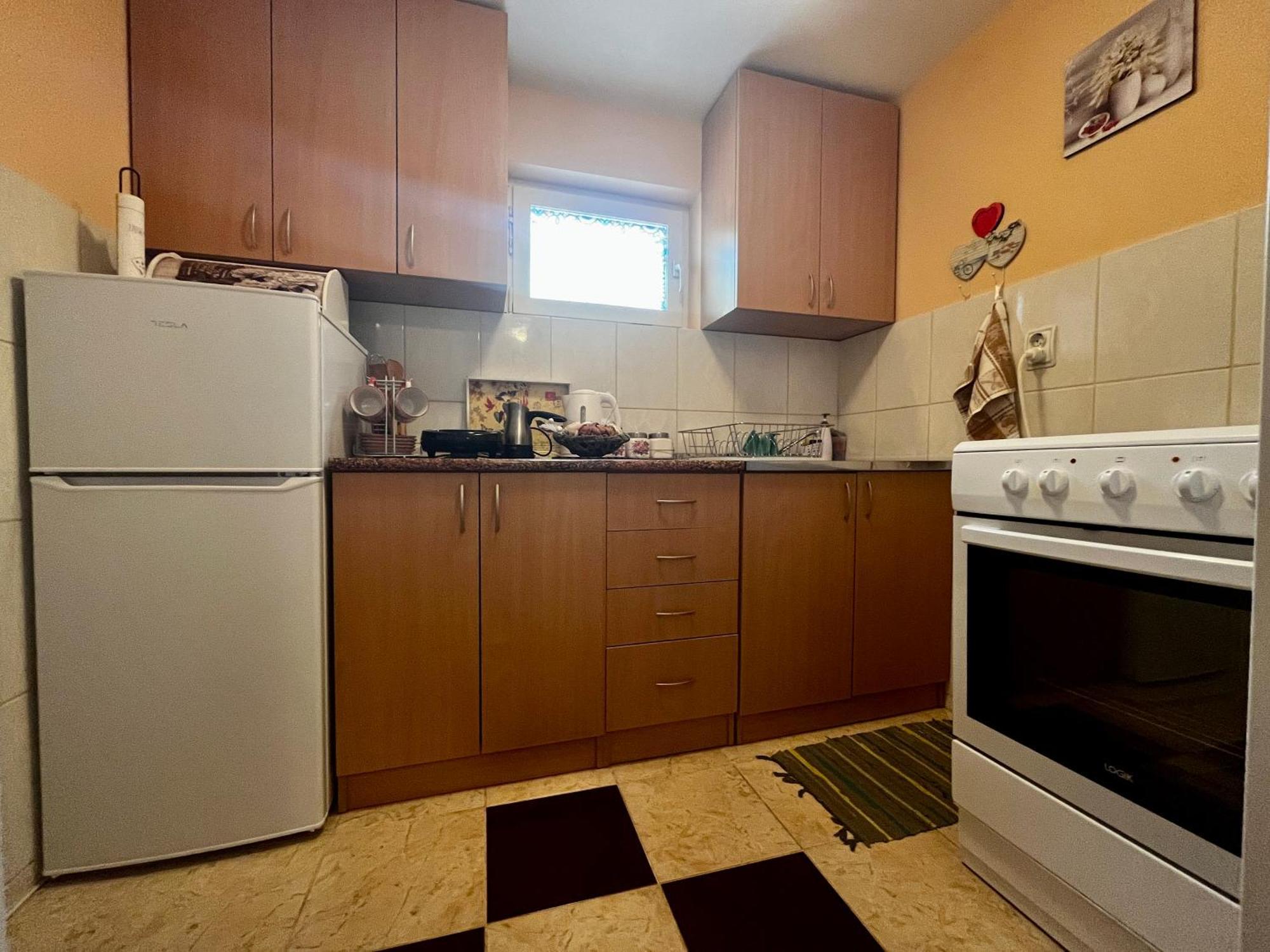 Apartman Simona Vrdnik Exteriör bild